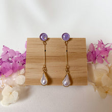 Load image into Gallery viewer, Handmade customisable resin pearl earrings