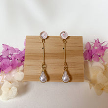 Load image into Gallery viewer, Handmade customisable resin pearl earrings