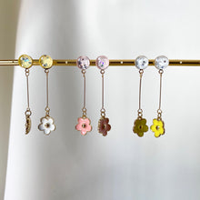 Load image into Gallery viewer, Handmade customisable resin daisy earrings