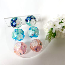 Load image into Gallery viewer, Oriental Floral Studs
