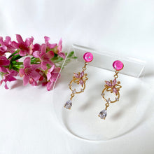 Load image into Gallery viewer, Lea Florals