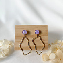 Load image into Gallery viewer, Handmade customisable resin earrings