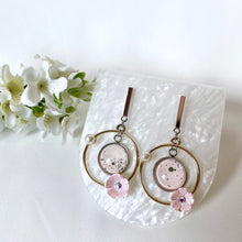 Load image into Gallery viewer, Pearl Wreath