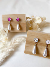 Load image into Gallery viewer, Handmade customisable resin pearl earrings