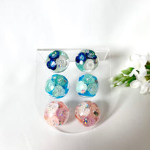 Load image into Gallery viewer, Oriental Floral Studs