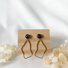 Load image into Gallery viewer, Handmade customisable resin earrings