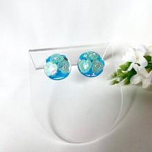 Load image into Gallery viewer, Oriental Floral Studs