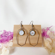 Load image into Gallery viewer, Handmade customisable resin earrings
