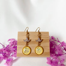 Load image into Gallery viewer, Handmade customisable resin earrings
